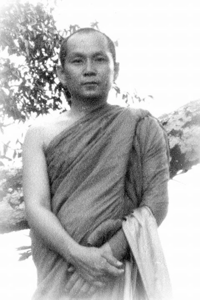 เปิดภาพประวัติศาสตร์..
สมเด็จพระสังฆราช องค์ที่ ๒๐ สมัยเป็นพระหนุ่ม โดย ม.ล.ชัยนิมิตร นวรัตน