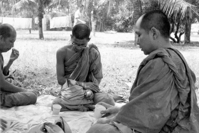 เปิดภาพประวัติศาสตร์..
สมเด็จพระสังฆราช องค์ที่ ๒๐ สมัยเป็นพระหนุ่ม โดย ม.ล.ชัยนิมิตร นวรัตน
