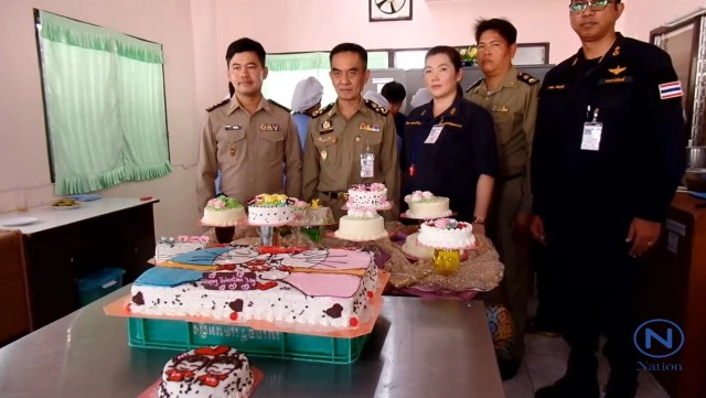 เบเกอรี่จากเรือนจำ!
ผู้ต้องขังคลองด่านแห่สั่งเค้ก
ให้คู่รักวันวาเลนไทน์
เผยยอดขายเดือนละแสน