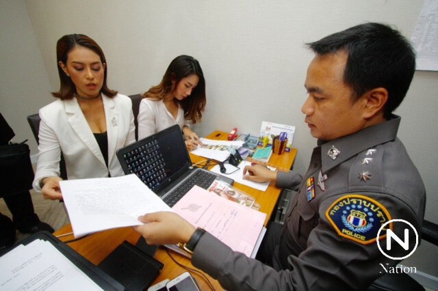 สองนางแบบเพลย์บอย ร้องกองปราบ
ถูกนำรูปขึ้นปกซีดีลามก