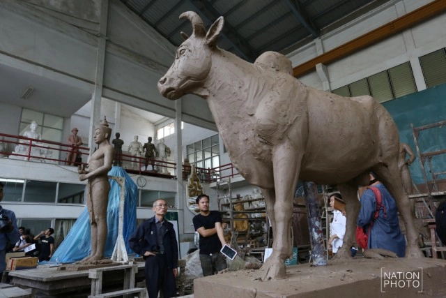 เปิดความคืบหน้า "ประติมากรรม" ตกแต่งพระเมรุมาศ