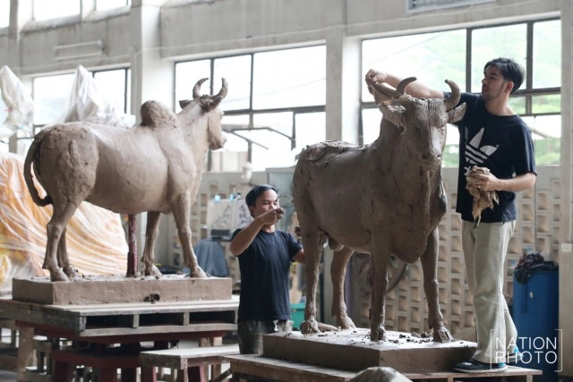 เปิดความคืบหน้า "ประติมากรรม" ตกแต่งพระเมรุมาศ