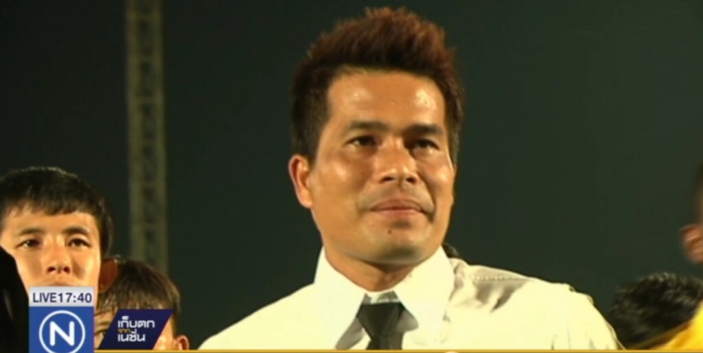 "กัปตันวัฒน์" ในวันอำลาชีวิตนักฟุตบอล "กัปตันวัฒน์" ในวันอำลาชีวิตนักฟุตบอล