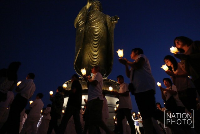 เวียนเทียน...ที่วัดทิพย์สุคนธาราม กาญจนบุรี