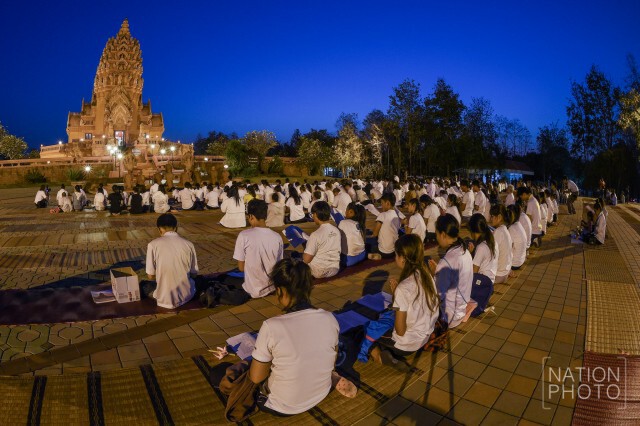 พุทธศาสนิกชนบุรีรัมย์ ร่วมสวดมนต์ เนื่องในวันมาฆบูชา