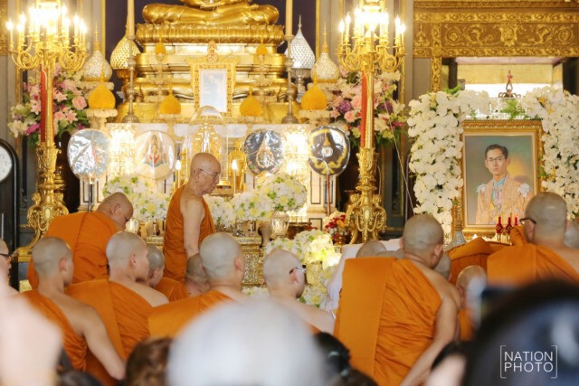 พุทธศาสนานิกชนร่วมฟังโอวาทปาติโมกข์ วันมาฆบูชาในช่วงบ่าย โดยมี สมเด็จพระมหามุนีวงศ์ ร่วมในพิธี