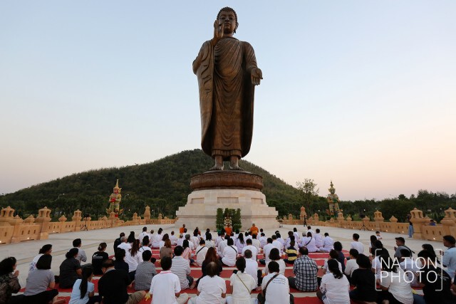 เวียนเทียน...ที่วัดทิพย์สุคนธาราม กาญจนบุรี