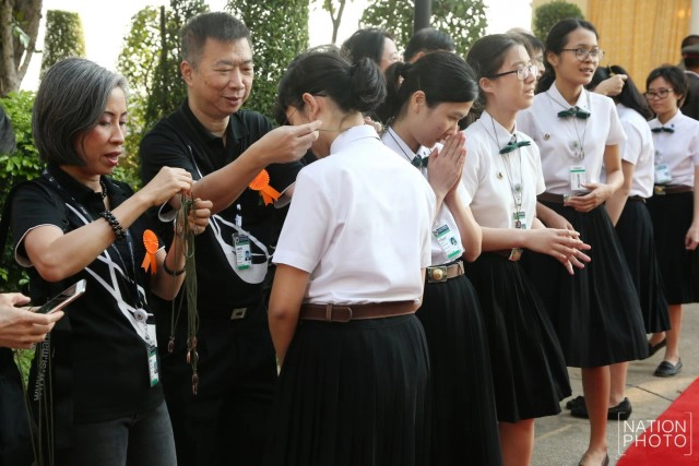 "ฟ้าหญิงจุฬาภรณ์" เสด็จไปทรงเป็นประธานในงาน "ประเพณีข้ามฟาก ประจำปีการศึกษา 2559"