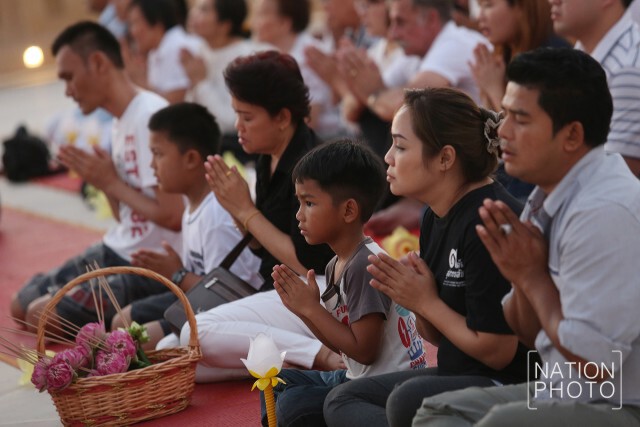เวียนเทียน...ที่วัดทิพย์สุคนธาราม กาญจนบุรี