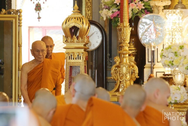 พุทธศาสนานิกชนร่วมฟังโอวาทปาติโมกข์ วันมาฆบูชาในช่วงบ่าย โดยมี สมเด็จพระมหามุนีวงศ์ ร่วมในพิธี