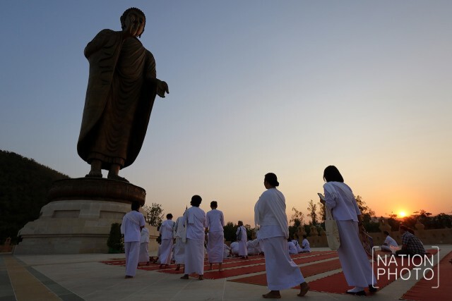 เวียนเทียน...ที่วัดทิพย์สุคนธาราม กาญจนบุรี