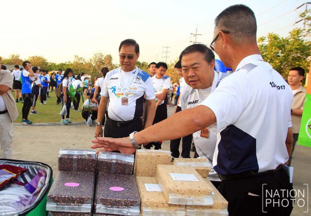 วิ่งตามรอยพ่อ ชิงถ้วยพระราชทาน
