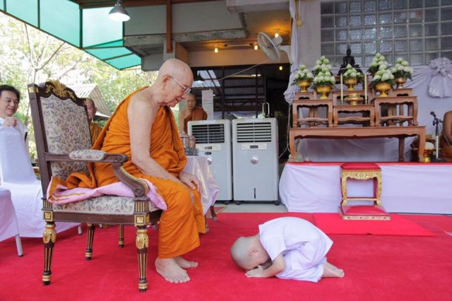 น้องกร วัดป่ามณีกาญจน์ นอบน้อมเข้ากราบ "สมเด็จพระมหามุนีวงศ์"