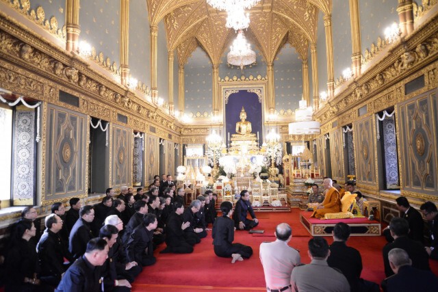 นายกฯนำ ครม.ถวายสักการะ "พระสังฆราช"