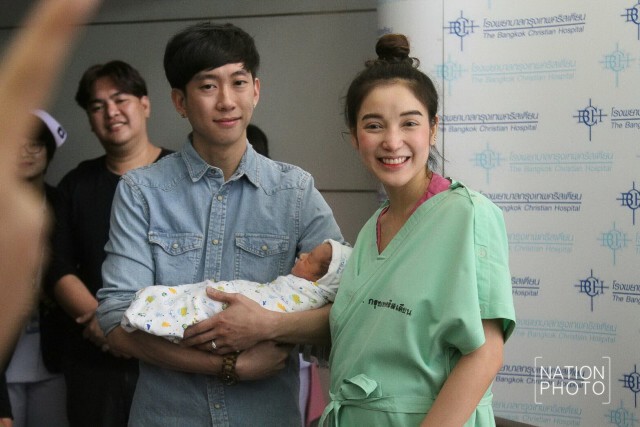 "แพท- เบนซ์"  อุ้มลูกแถลง  ยันสภาพจิตใจเข้มแข็ง
