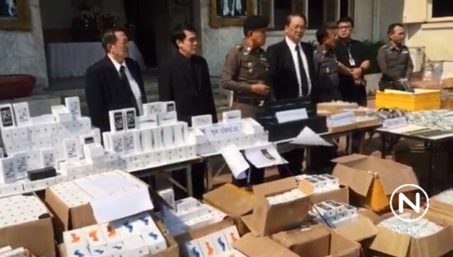 จับอุปกรณ์มือถือยี่ห้อดัง ละเมิดลิขสิทธิ์ร่วม 8 หมื่นชิ้น วอนหยุดขาย