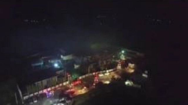 เพลิงไหม้โรงงานน้ำหอม จ.นครนายก ยังคุมเพลิงไม่ได้