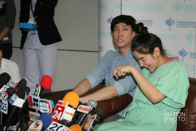 "แพท- เบนซ์"  อุ้มลูกแถลง  ยันสภาพจิตใจเข้มแข็ง