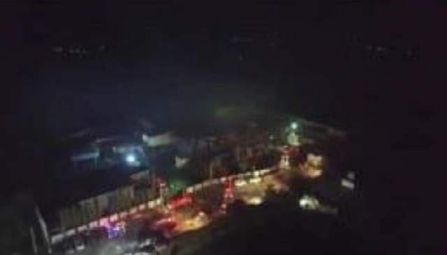 เพลิงไหม้โรงงานน้ำหอม จ.นครนายก ยังคุมเพลิงไม่ได้