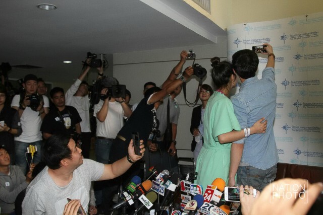 "แพท- เบนซ์"  อุ้มลูกแถลง  ยันสภาพจิตใจเข้มแข็ง