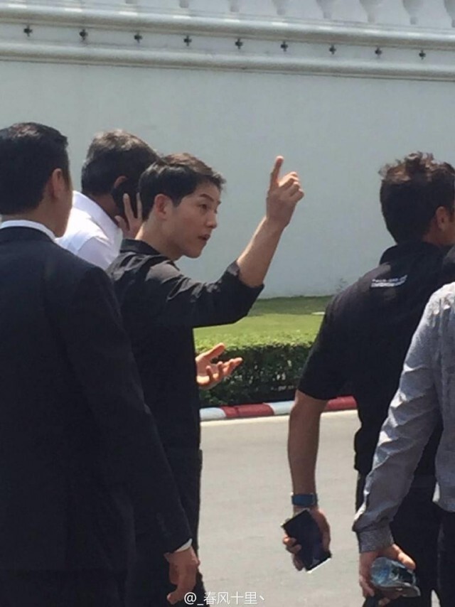 ชาวเน็ตแชร์ภาพ "ซงจุงกิ" เดินทางไปสนามหลวง