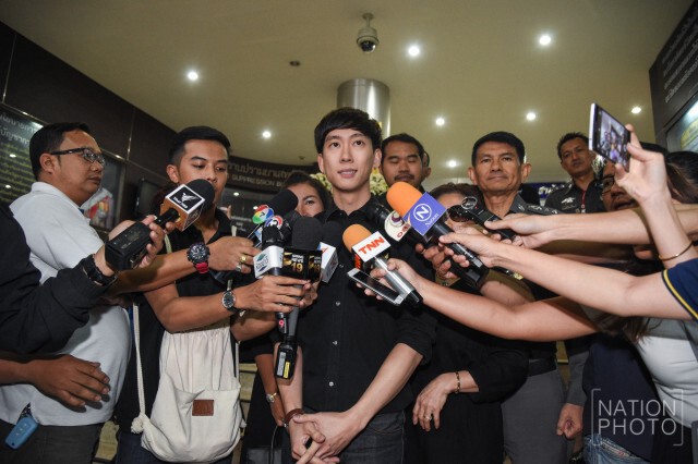 เบนซ์ เรซซิ่ง เดินทางกลับจากปส.