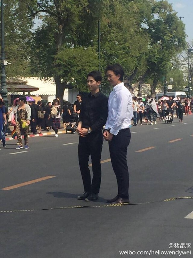 ชาวเน็ตแชร์ภาพ "ซงจุงกิ" เดินทางไปสนามหลวง