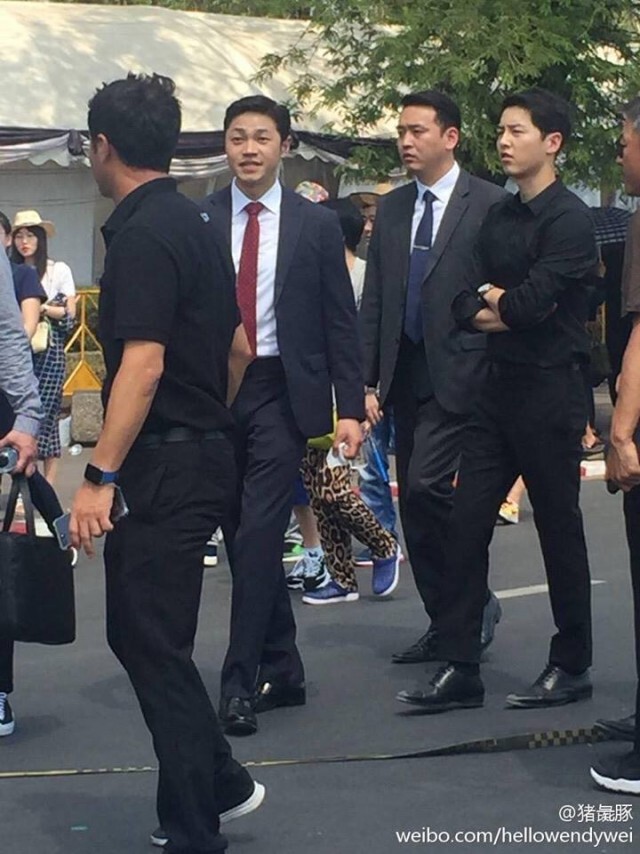 ชาวเน็ตแชร์ภาพ "ซงจุงกิ" เดินทางไปสนามหลวง