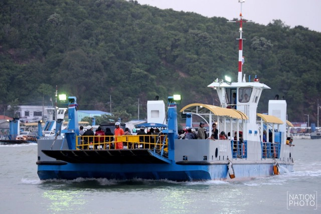 " แพขนานยนต์ "
โรงละคอนชีวิตลอยน้ำ
ของชาวสงขลา