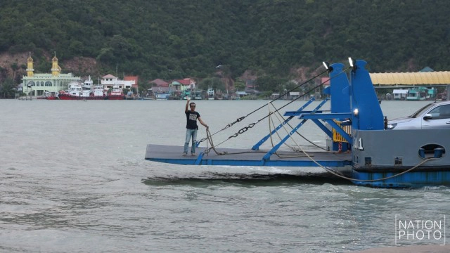 " แพขนานยนต์ "
โรงละคอนชีวิตลอยน้ำ
ของชาวสงขลา