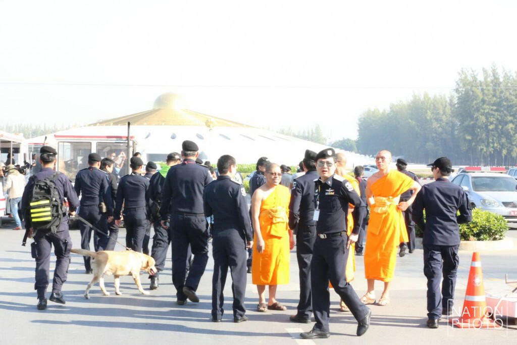 "ดีเอสไอ" ค้นวัดธรรมกาย วันที่ 2