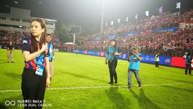 นางฟ้าท่าเรือ ... "นรกไทยลีก"