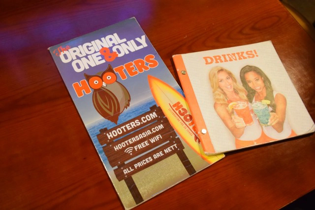  อร่อยปักหมุด : Hooters ร้านอาหารและเครื่องดื่มสไตล์อเมริกัน สุขุมวิท 15