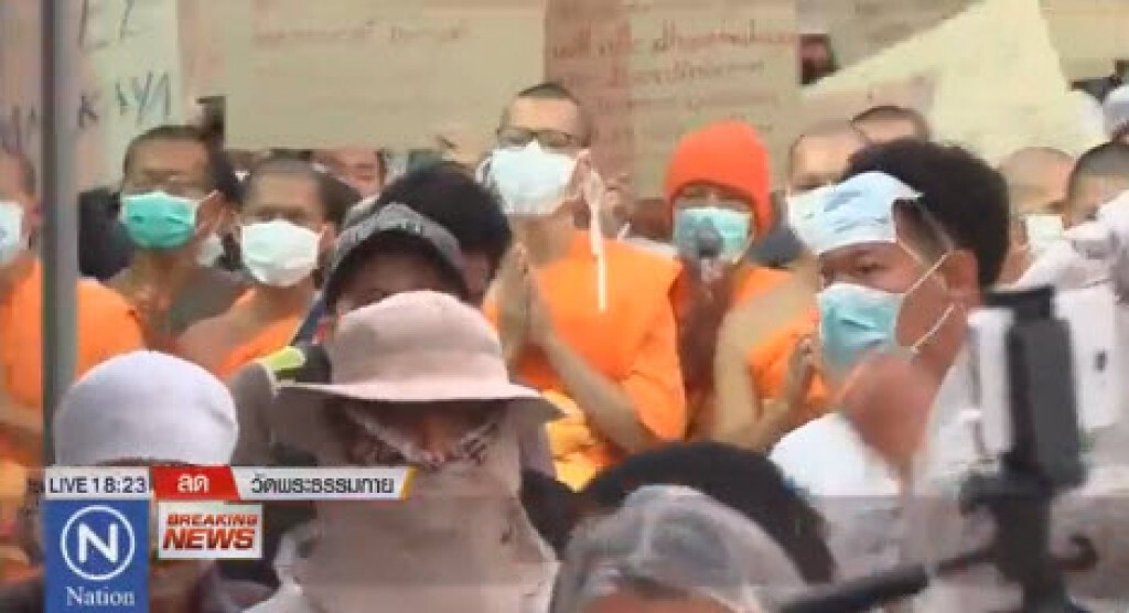ตำรวจ-DSI ระดมกำลังเข้า "วัดพระธรรมกาย" ตำรวจ-DSI ระดมกำลังเข้า "วัดพระธรรมกาย"