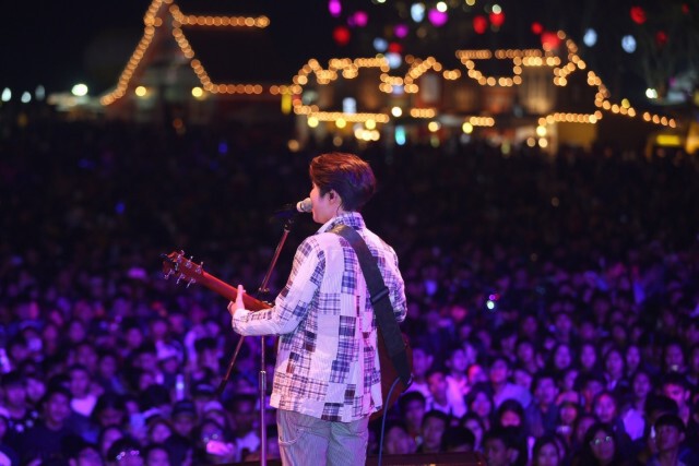 เชียงรายสุดคึกคัก คนแห่ชมเทศกาลบอลลูน พร้อมคอนเสิร์ตสุดมันส์