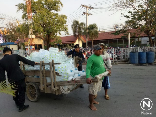 เขมรซื้อน้ำไทยวันละหมื่นขวด ตุนรับแล้ง