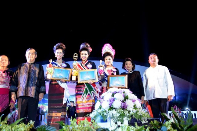 ชนเผ่าขมุ รับ 3 รางวัลธิดาดอย