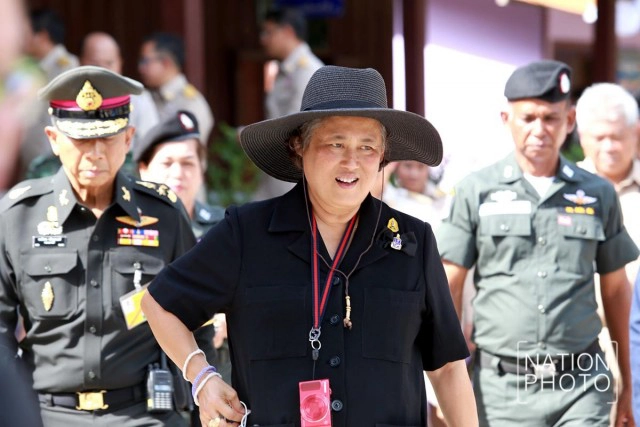 สมเด็จพระเทพฯ เสด็จเยี่ยมรร.ตชด.ยะลา