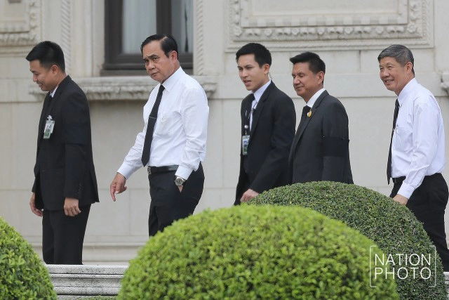 นายกฯ ติดงานช่วงเย็น ยืนดูข้าราชการออกกำลังกายประจำสัปดาห์