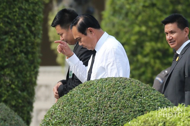 นายกฯ ติดงานช่วงเย็น ยืนดูข้าราชการออกกำลังกายประจำสัปดาห์