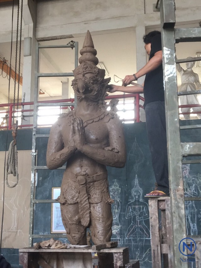 ซ้อมยกเสาเอกพิธีบวงสรวงพระเมรุมาศ 27 ก.พ.
เผยแบบขึ้นรูปปั้นดิน "ครุฑ"