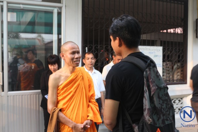 "องอาจ" ร่วมพิธีศพ ชายสูงวัยผูกคอประท้วง ม.44