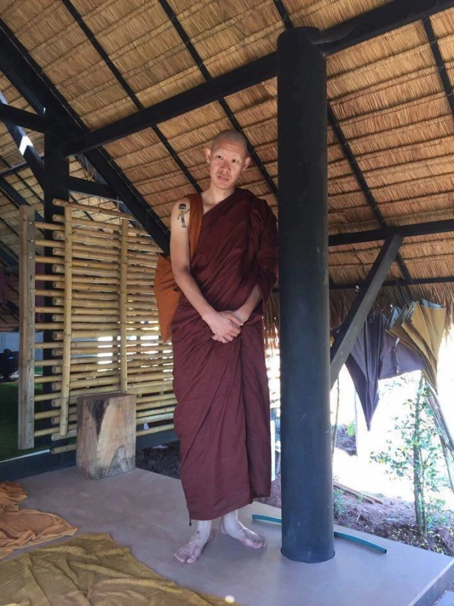 ทำไม"ธรรมกาย"ขยาด!
"อุ๋ย บุดดาเบลส" 
ศิลปินผู้ใช้ธรรมะสร้างเพลง