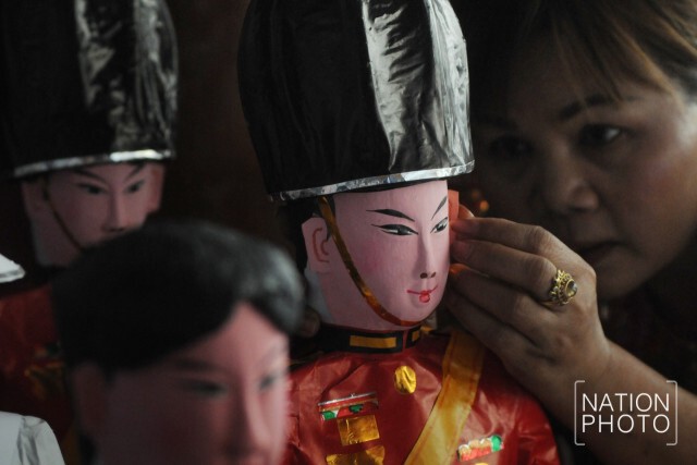 หุ่นทหาร-ข้าราชบริพาร ใช้ประกอบพิธีบำเพ็ญกุศลกงเต๊กถวายพระบรมศพ
