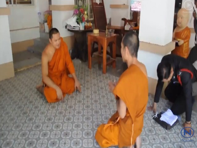 จับสึกพระเมา! กลับจากงานแต่งลูกสาว
เจอญาติรุ่นหลาน ติดลม ชวนตั้งวงเหล้ายาดอง