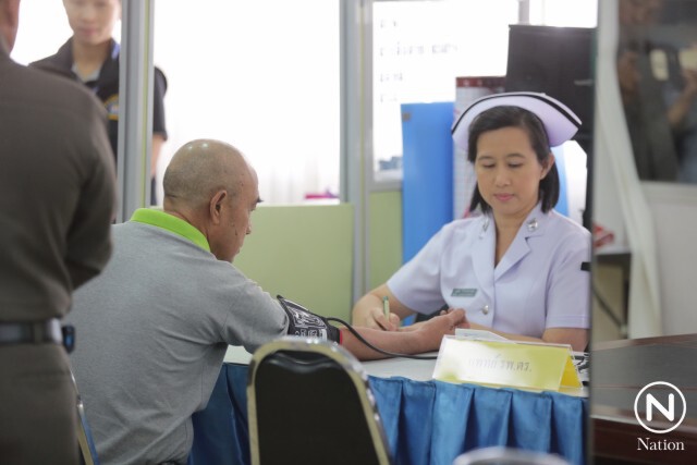 พล.ต.อ. จุมพล มั่นหมาย พบตร.กองปราบ
รับทราบข้อกล่าวหา "รุกป่าทับลาน"