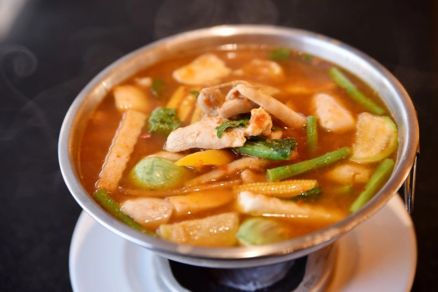 อร่อยปักหมุด : Amorn Lake Front ร้านอาหารไทย ริมทะเลสาบ ณ หมู่บ้านสัมมากร