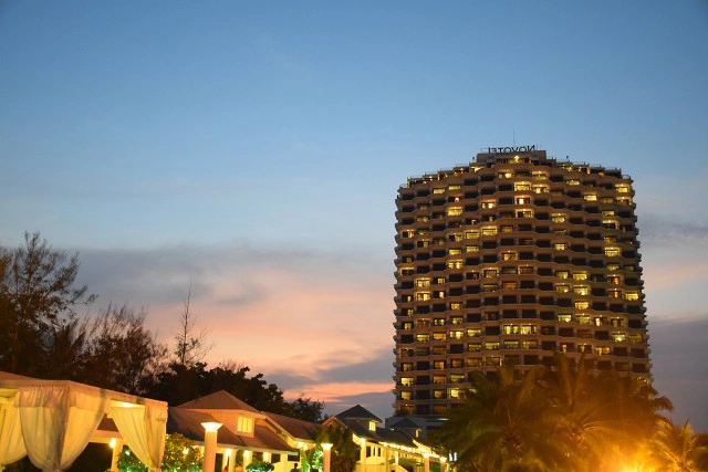 Chic-in  : Novotel Hua Hin Cha Am Beach Hotels & Resorts