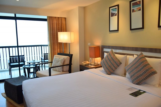 Chic-in  : Novotel Hua Hin Cha Am Beach Hotels & Resorts