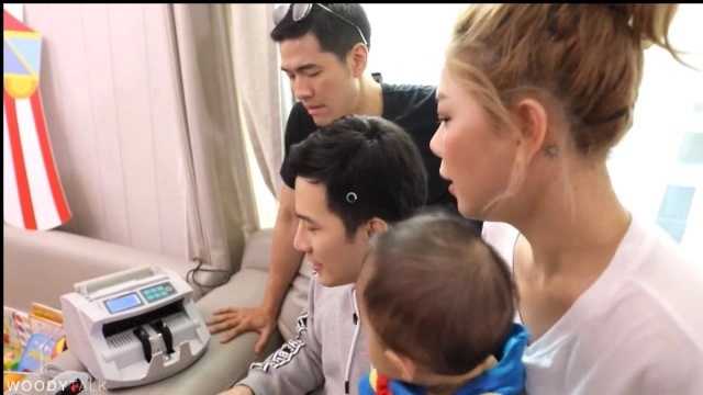 บอดี้การ์ดเพียบ!! "วู้ดดี้" กดเงิน 2 แสนถึงบ้าน "เป่าเปา" ตามสัญญา